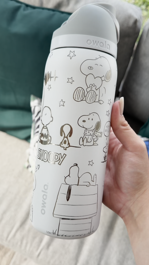 Peanuts  32oz FreeSip  Water Bottle