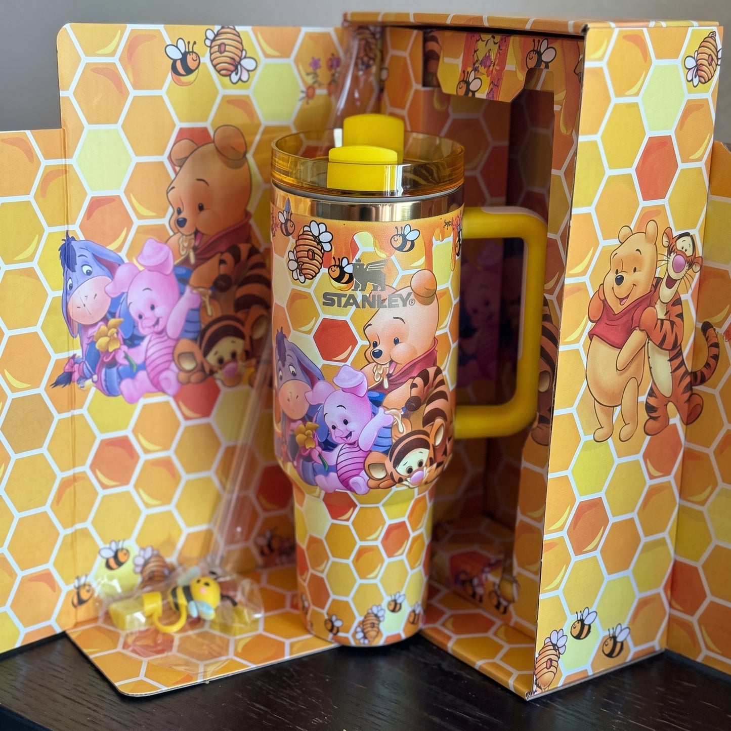 Honeycomb Pooh 40oz Tumbler